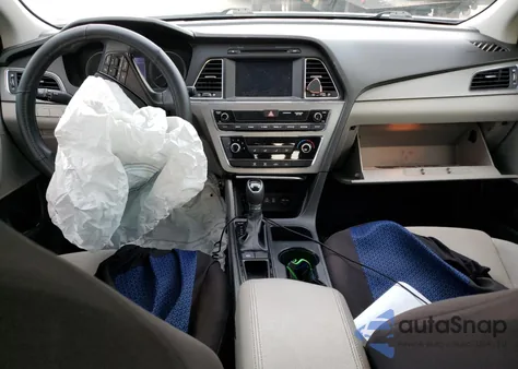 2017 Hyundai Sonata Se z USA, uszkodzony, nr VIN 5NPE24AFXHH590961